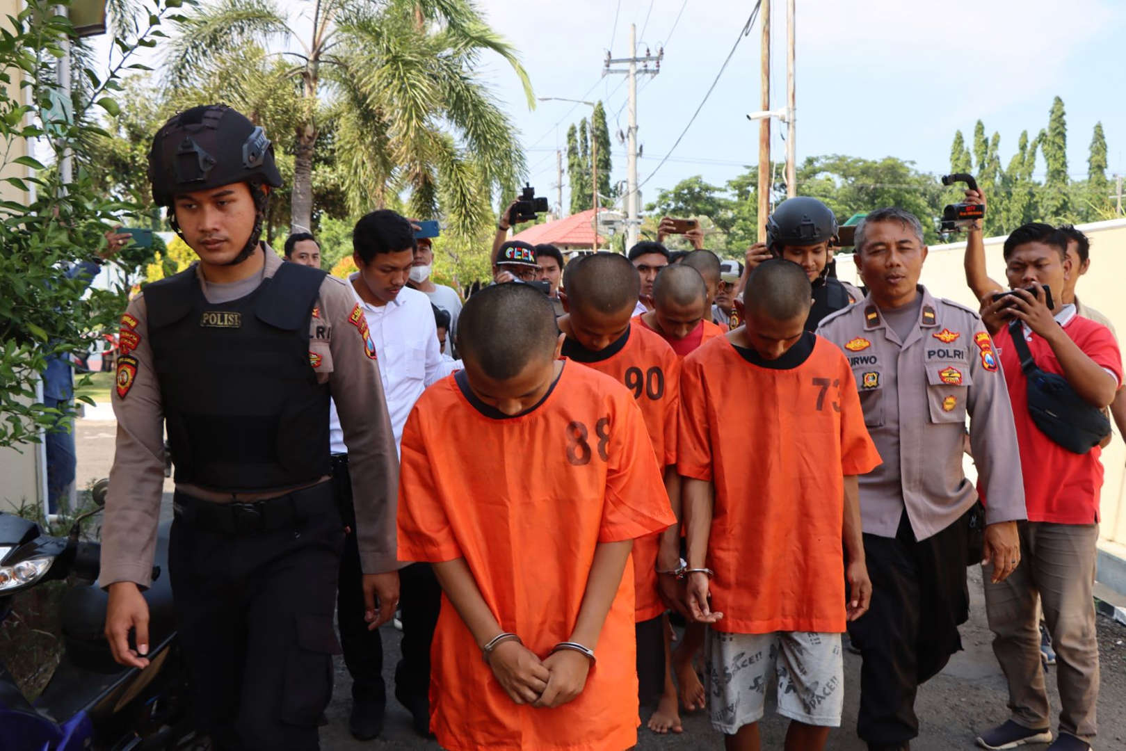 Dijebak Teman yang Baru Dikenal, Gadis Probolinggo Diperkosa 7 Pemuda di Hutan